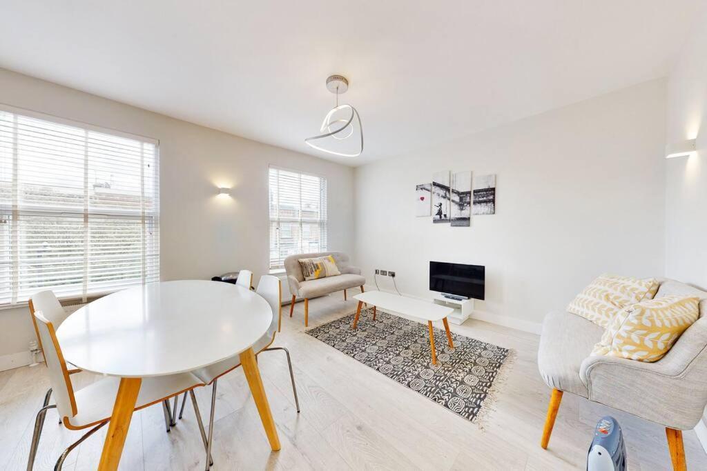 ロンドン Stylish 2Bed2Bath Flat 4Min From Tube Stationヴィラ エクステリア 写真